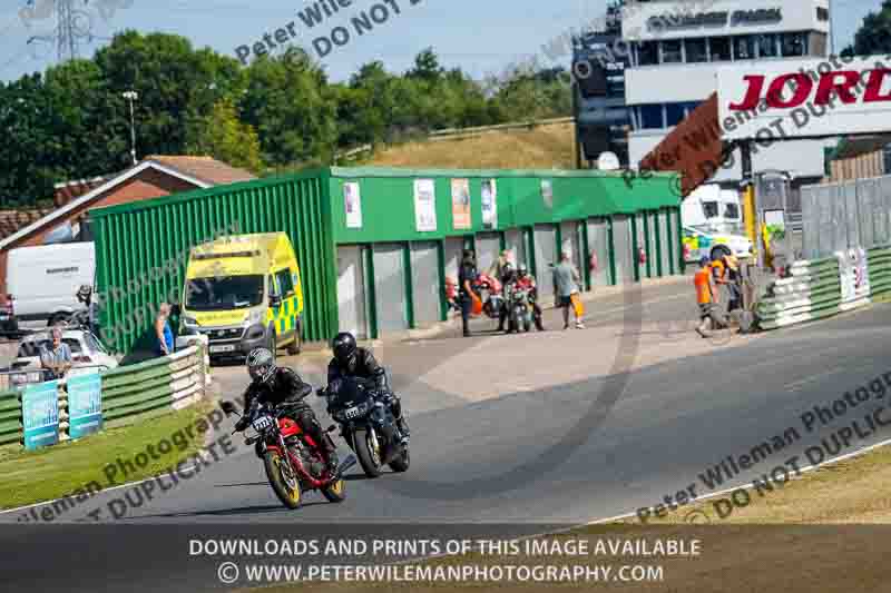 Vintage motorcycle club;eventdigitalimages;mallory park;mallory park trackday photographs;no limits trackdays;peter wileman photography;trackday digital images;trackday photos;vmcc festival 1000 bikes photographs